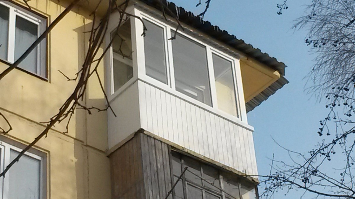 Балкон с парапетом